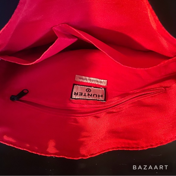 Hunter - Picture 3 of 4